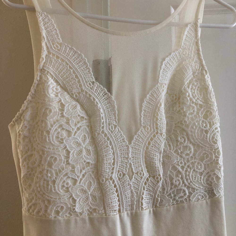 White/off white LuLu.com knee length dress.